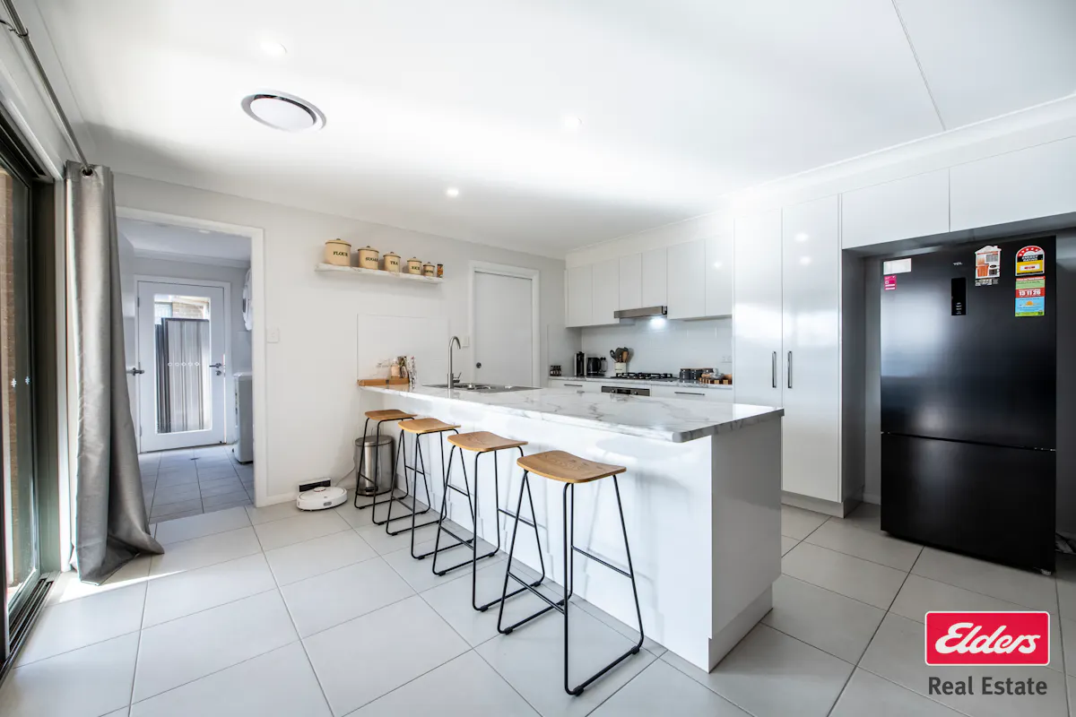 32B Peel Place — photo 2 of 14