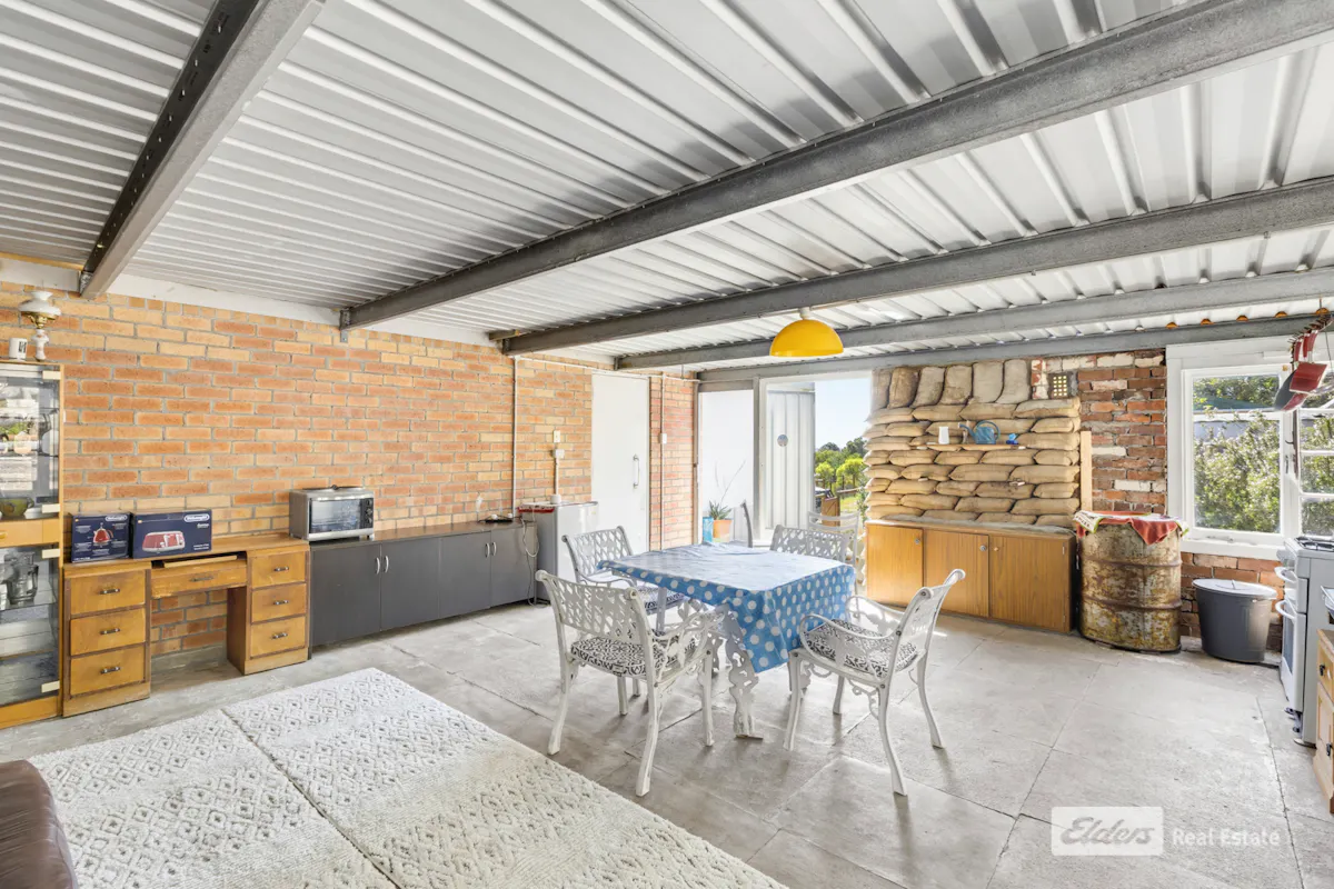 300 Mount Barker Road — photo 7 of 24