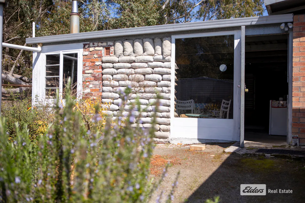 300 Mount Barker Road — photo 3 of 24