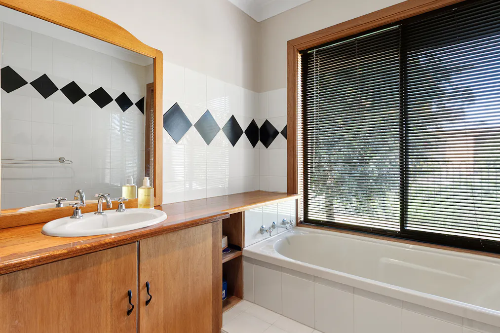 2 Bindarrah Lane, Clare, SA, 5453 - Image 17