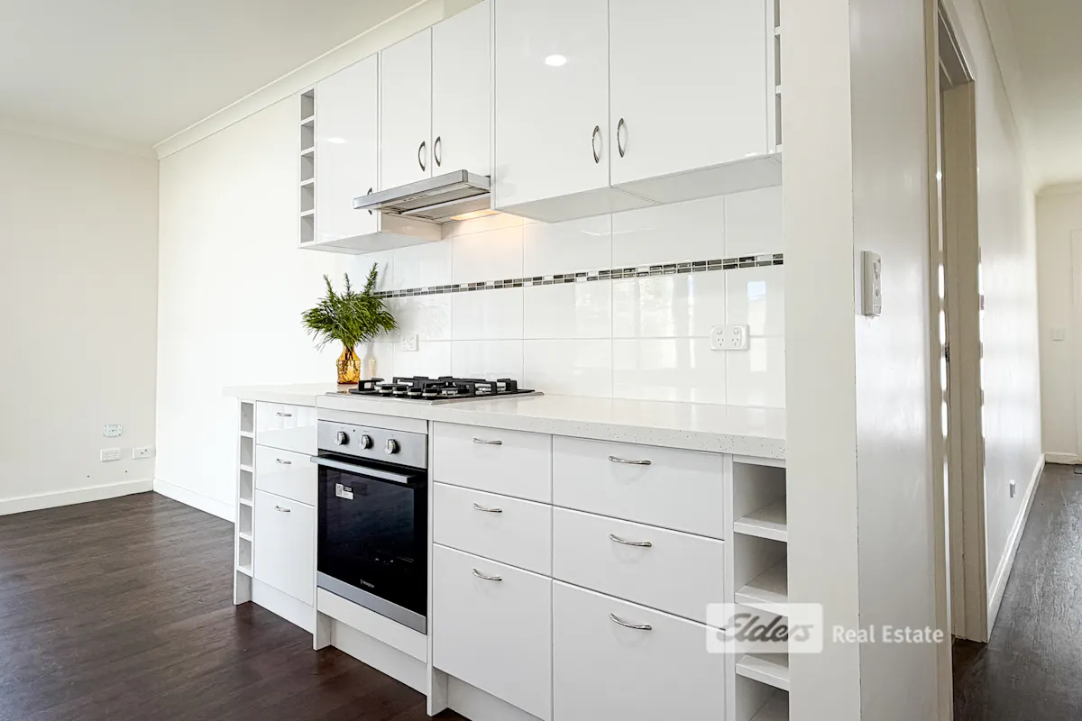 24 McGlade Close — photo 10 of 30