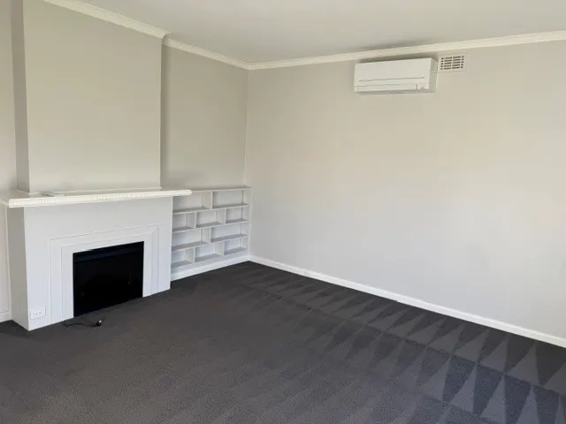 7 Leopold Street, Hamilton, VIC, 3300 - Image 2