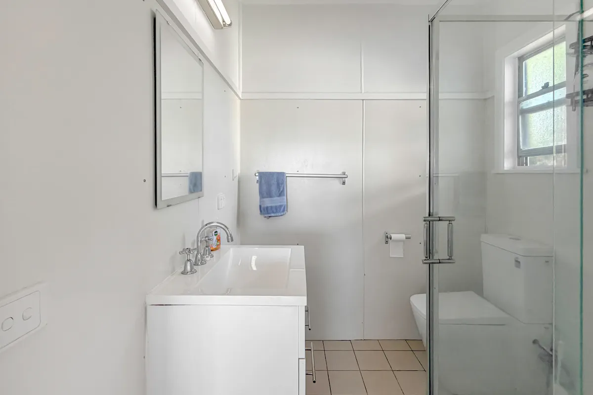 63 Elizabeth Crescent — photo 12 of 22