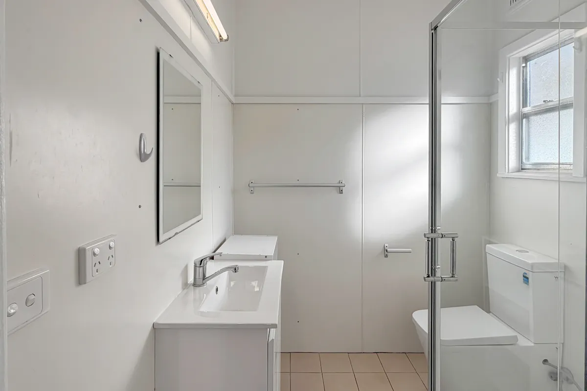 63 Elizabeth Crescent — photo 7 of 22