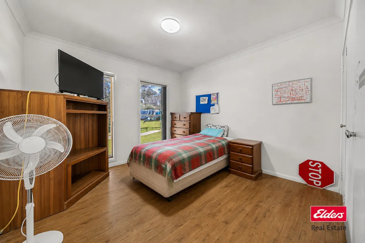 12 Susan Place — photo 6 of 18