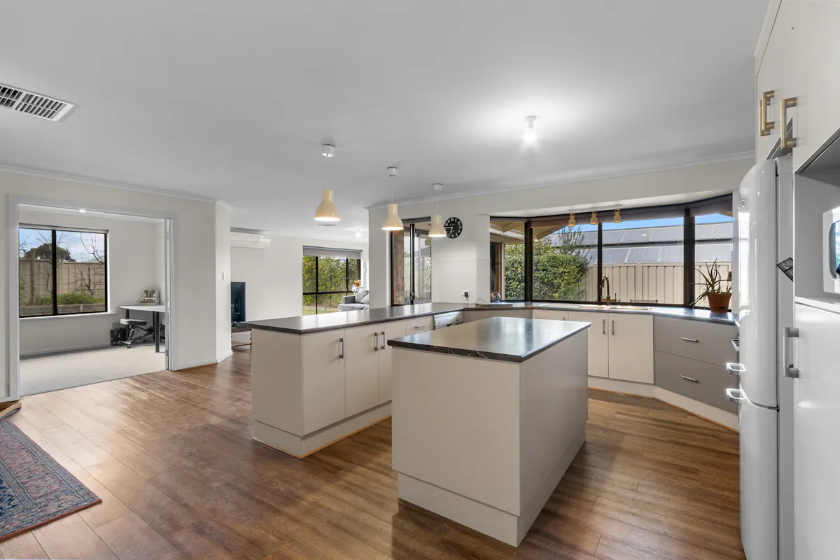 8A Maxwell Street — photo 6 of 25