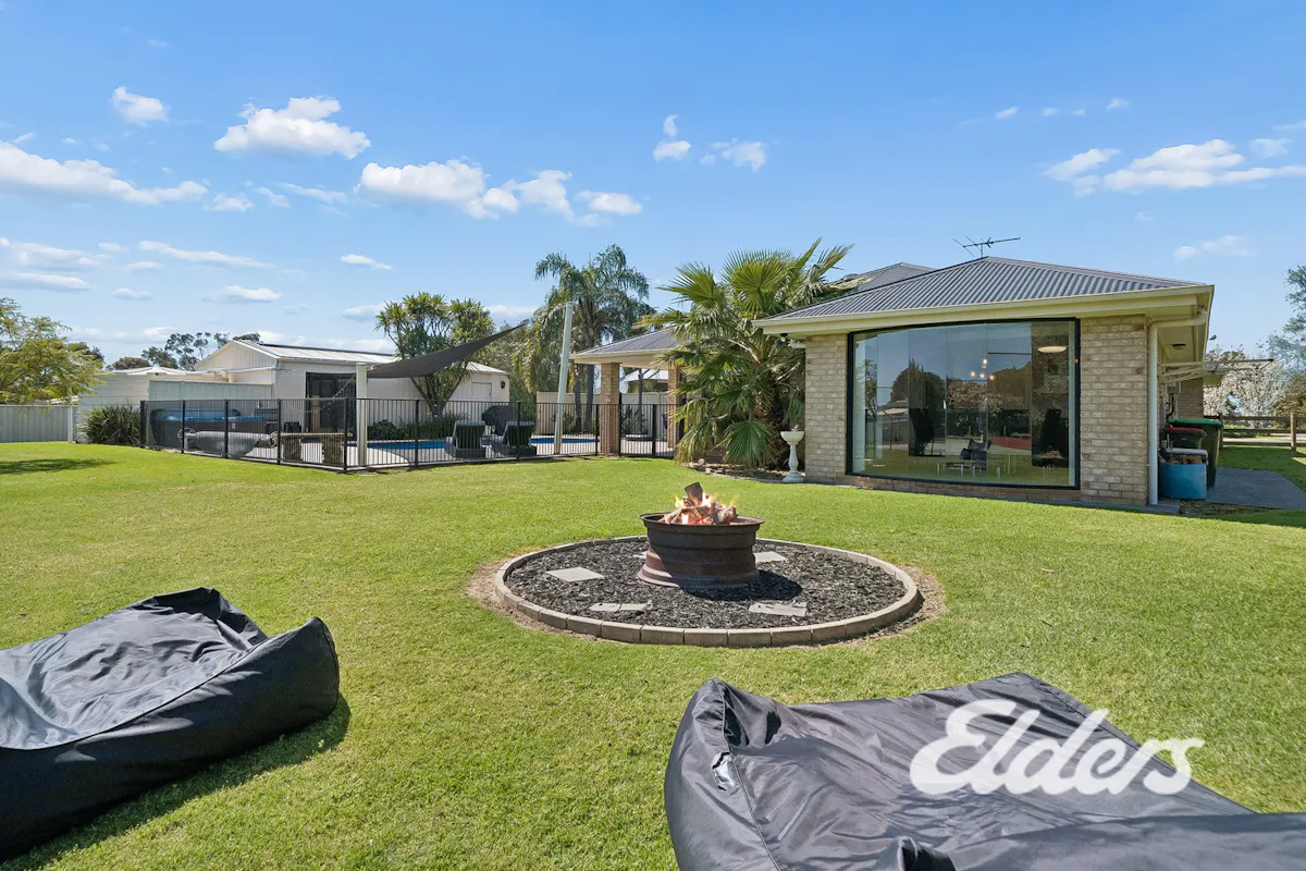 4 Huntingdale Drive — photo 3 of 29