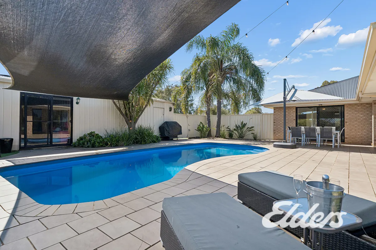 4 Huntingdale Drive — photo 4 of 29