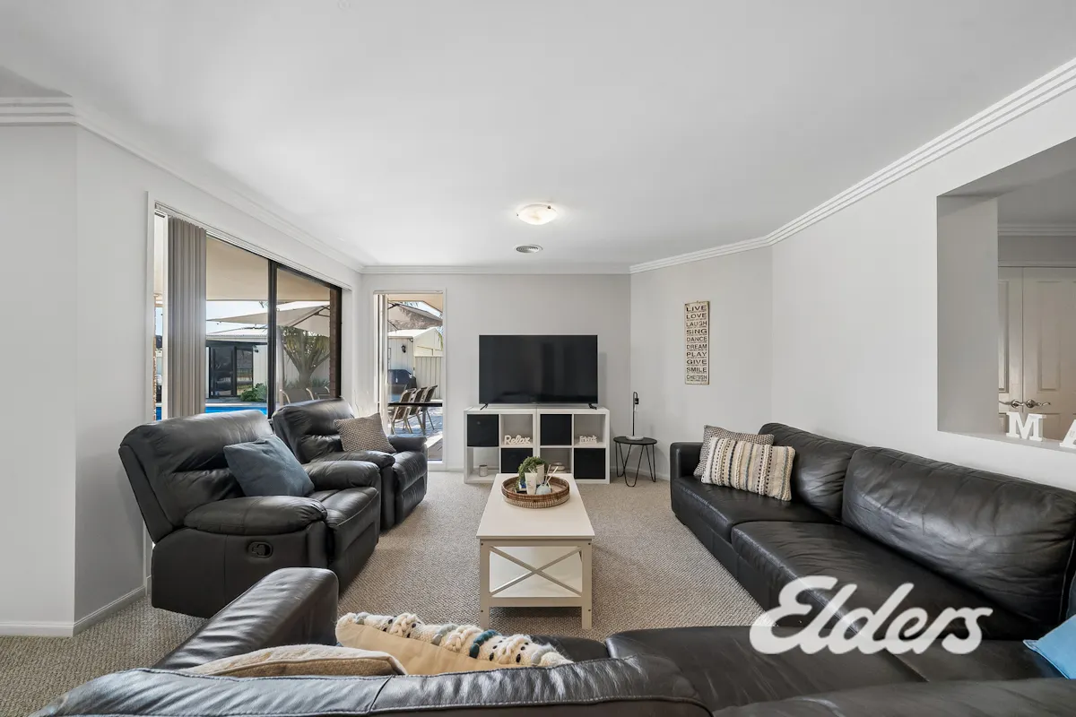 4 Huntingdale Drive — photo 12 of 29