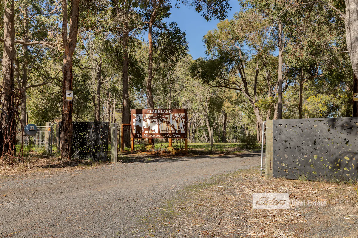 22 Banksia Road — photo 3 of 30
