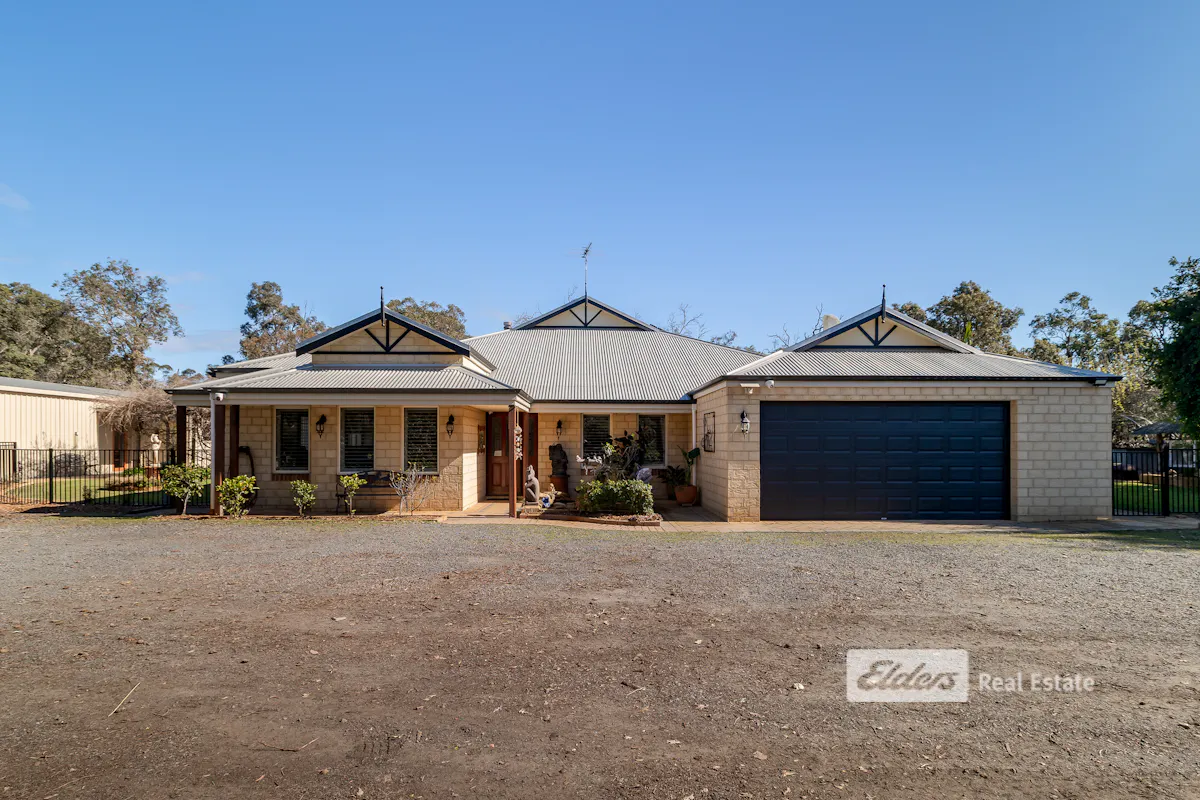 22 Banksia Road — photo 2 of 30