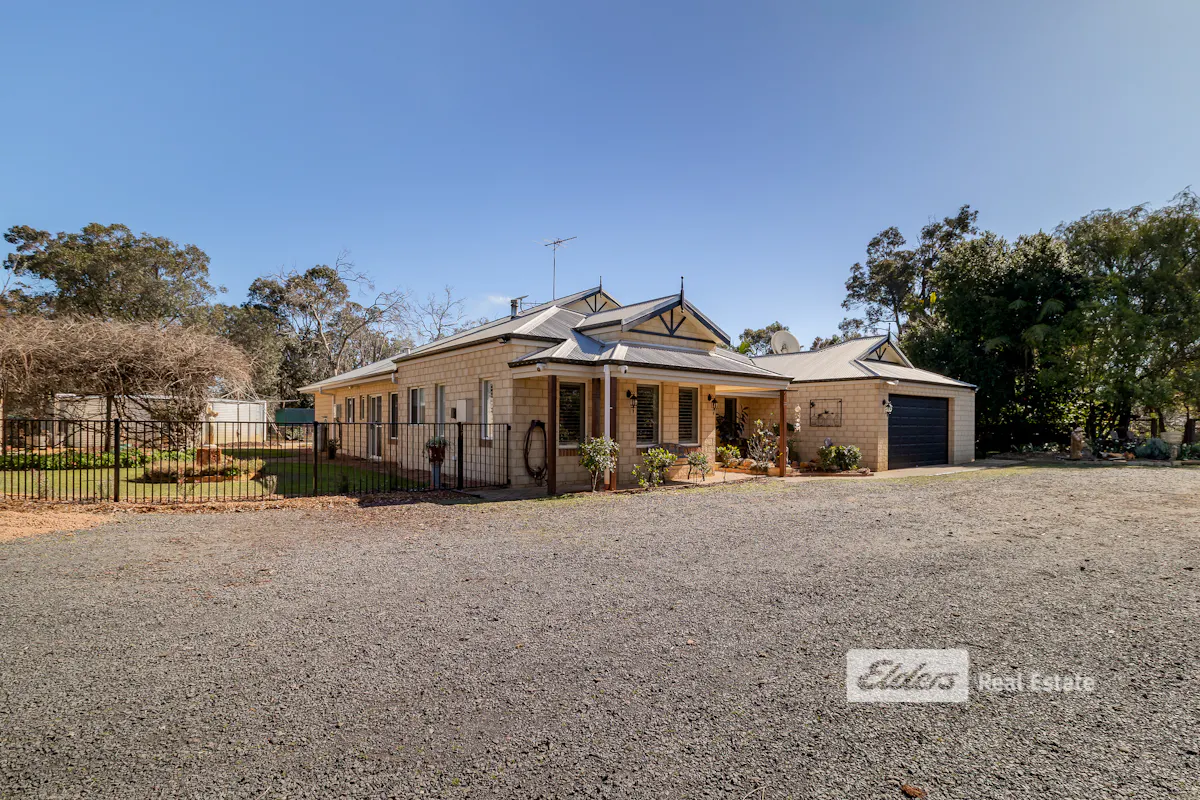 22 Banksia Road — photo 5 of 30