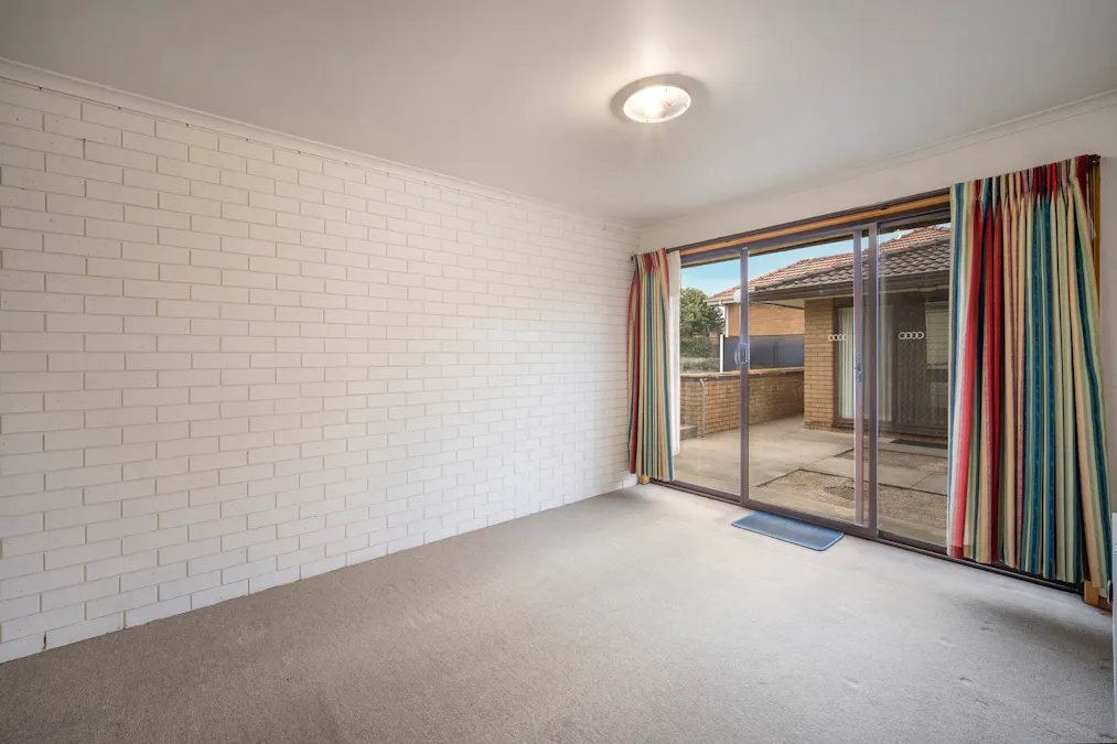 2/22 Brown Street, Hamilton, VIC, 3300 - Image 4