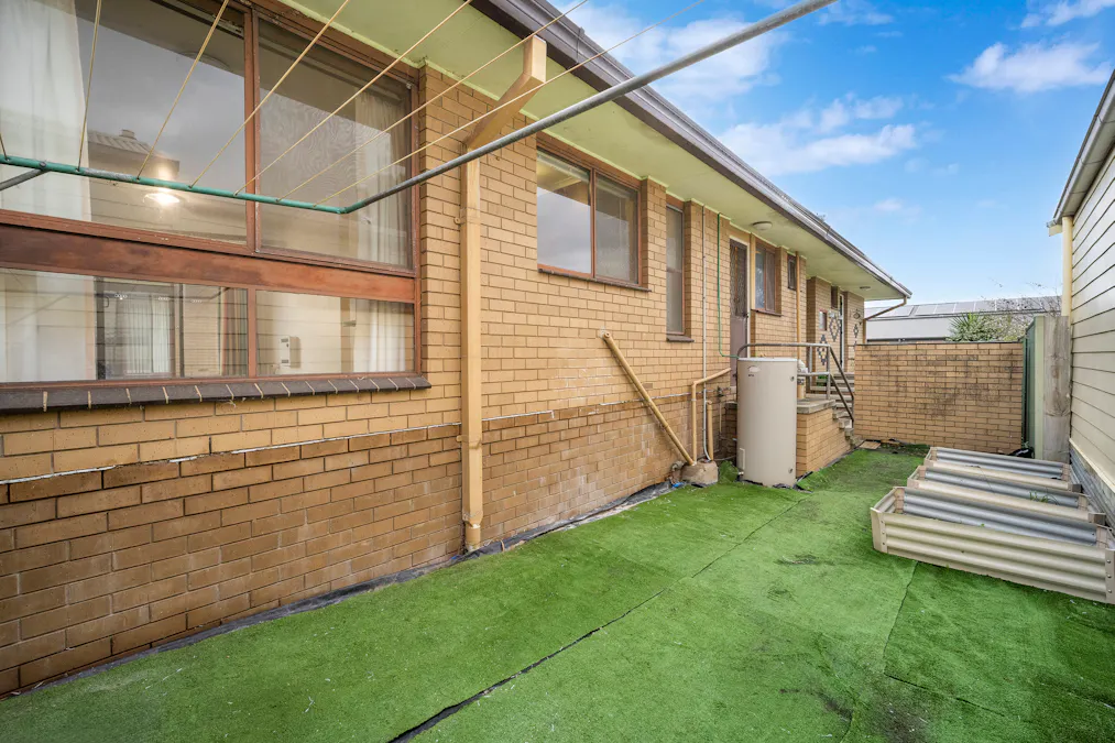 2/22 Brown Street, Hamilton, VIC, 3300 - Image 9