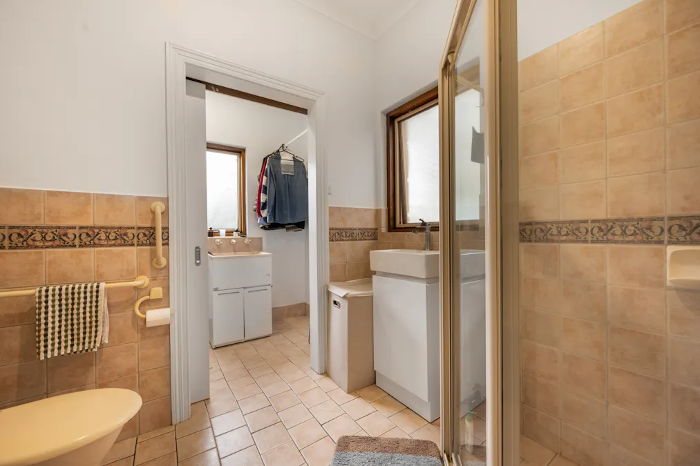 2/1A Crouch Street North, Mount Gambier, SA, 5290 - Image 11