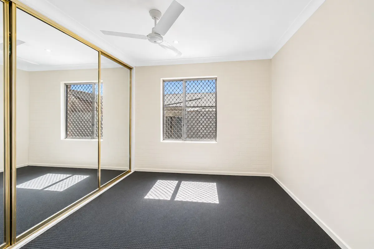 2/27 Hunter Street — photo 4 of 9