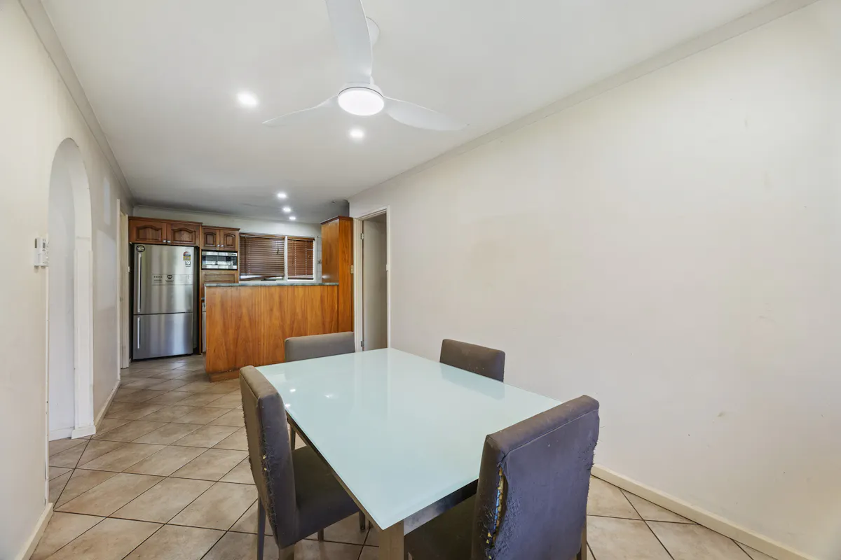 12 Vilna Crescent — photo 5 of 20