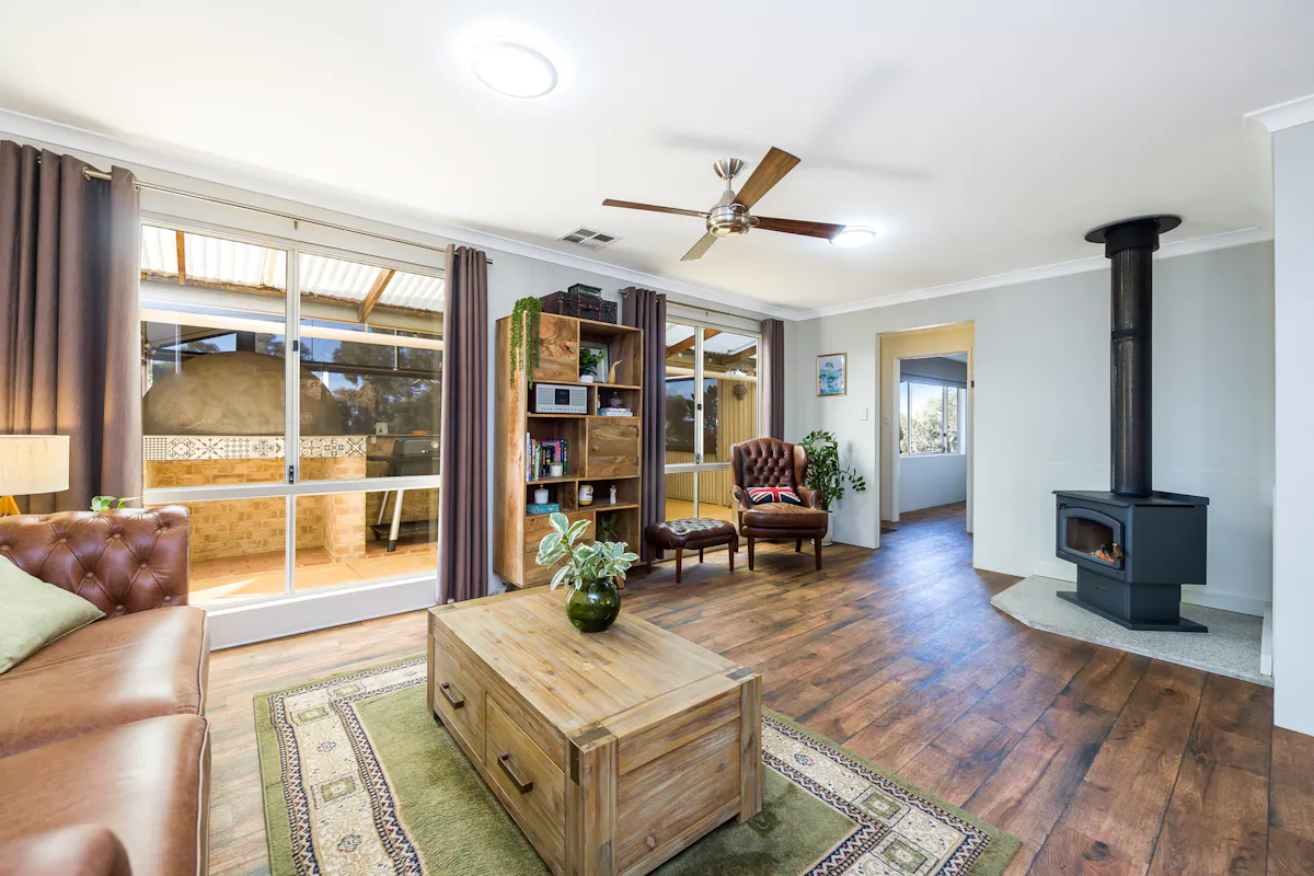 24 Timber Creek Crescent — photo 4 of 30