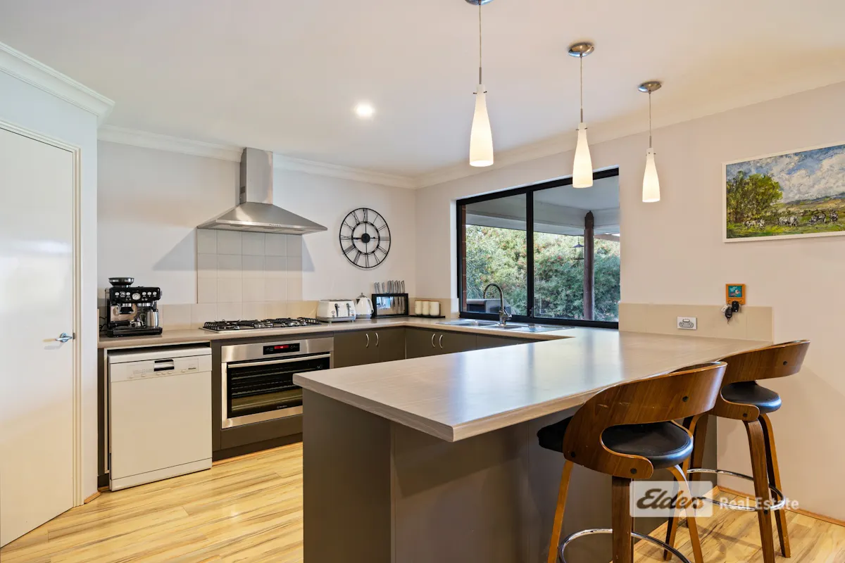 1 Whitton Way — photo 5 of 30