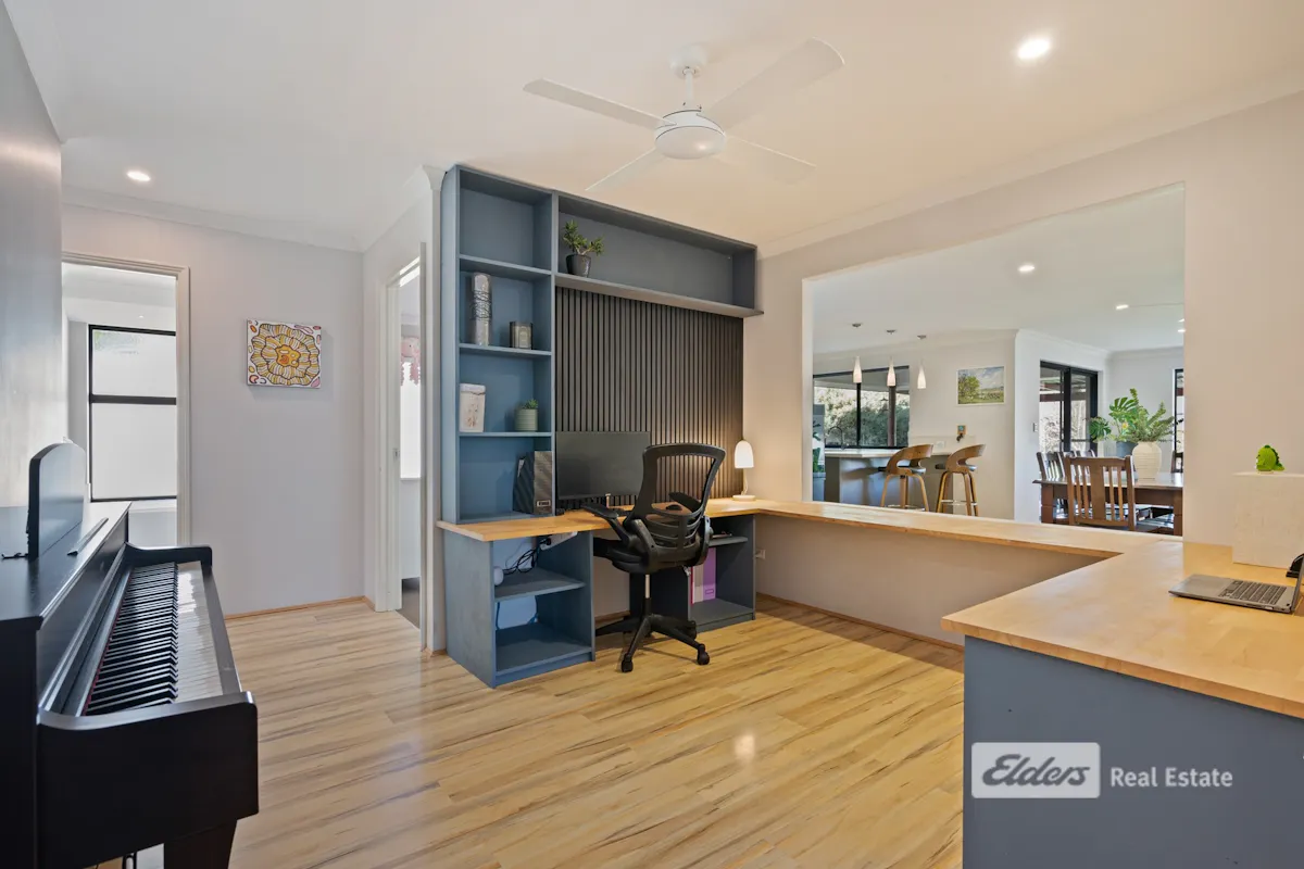 1 Whitton Way — photo 10 of 30