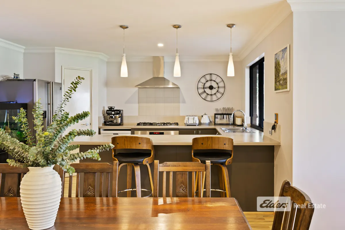 1 Whitton Way — photo 4 of 30