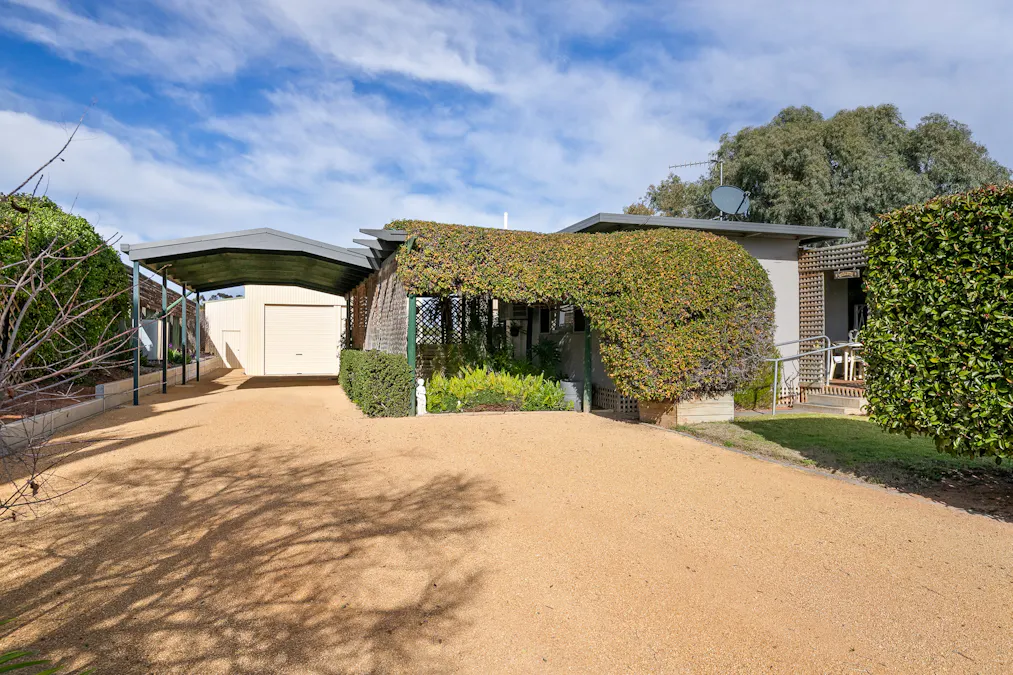 13 Graham Street, Loveday, SA, 5345 - Image 2