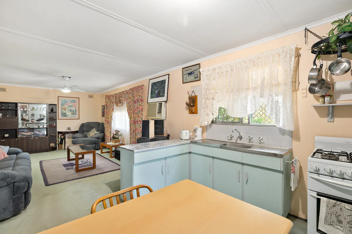 13 Graham Street — photo 3 of 17