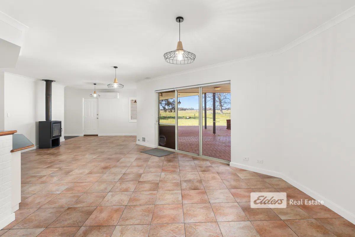 460 Downs Road — photo 9 of 30