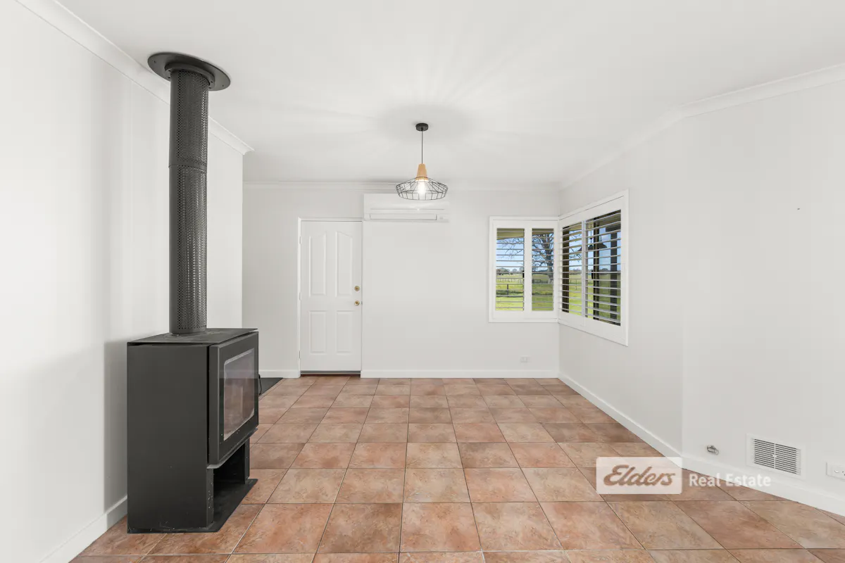 460 Downs Road — photo 10 of 30