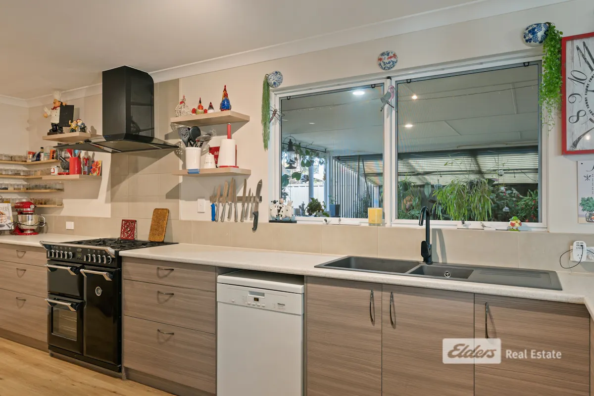 46 Thomas Street — photo 8 of 28