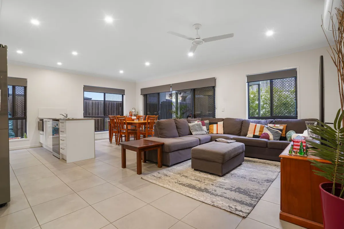 SECURE DHA INVESTMENT | LONG-TERM LEASE | MODERN 4-BEDROOM HOME — photo 3 of 26