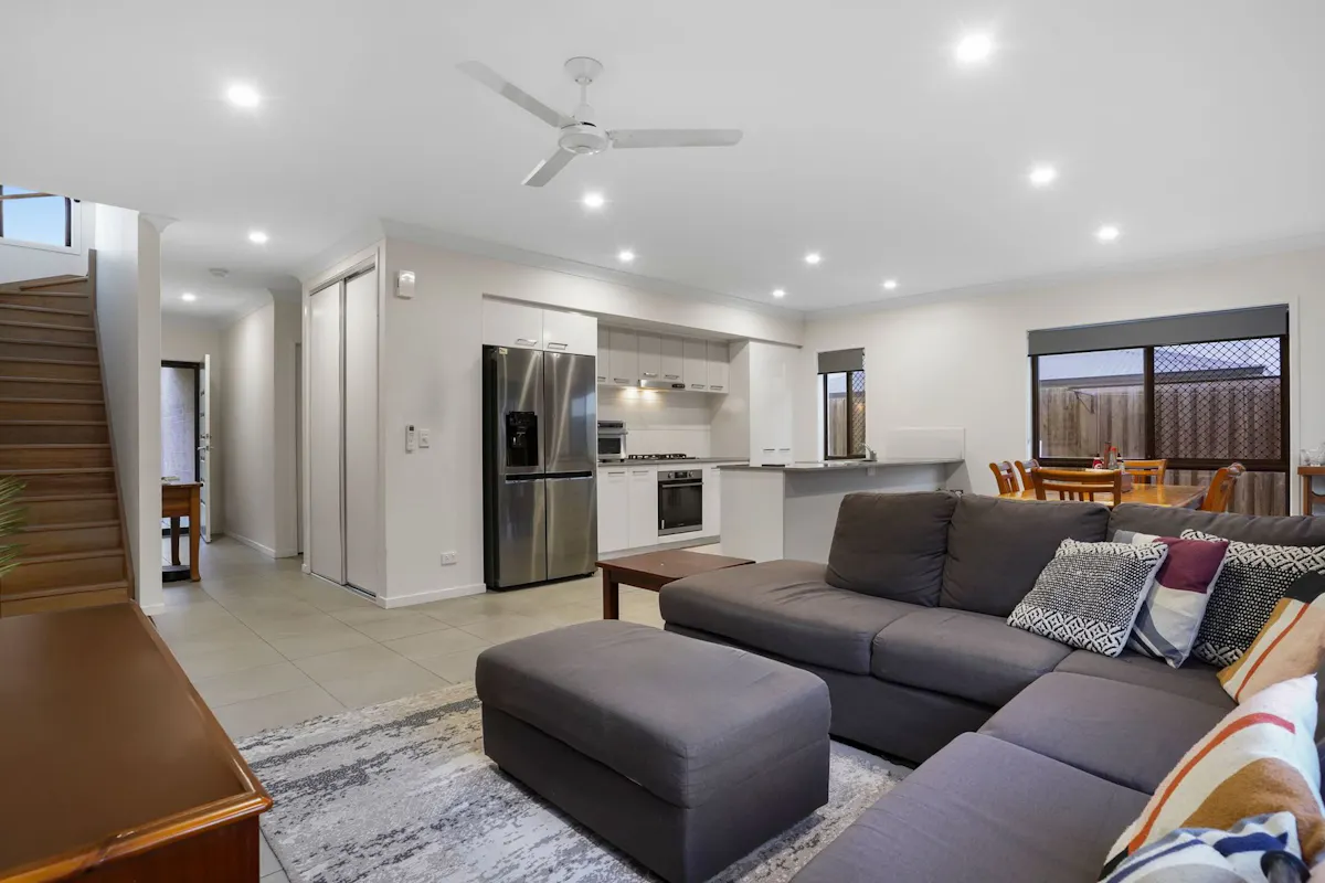 SECURE DHA INVESTMENT | LONG-TERM LEASE | MODERN 4-BEDROOM HOME — photo 4 of 26