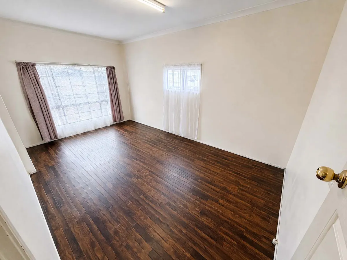 6 Russell Street — photo 10 of 18