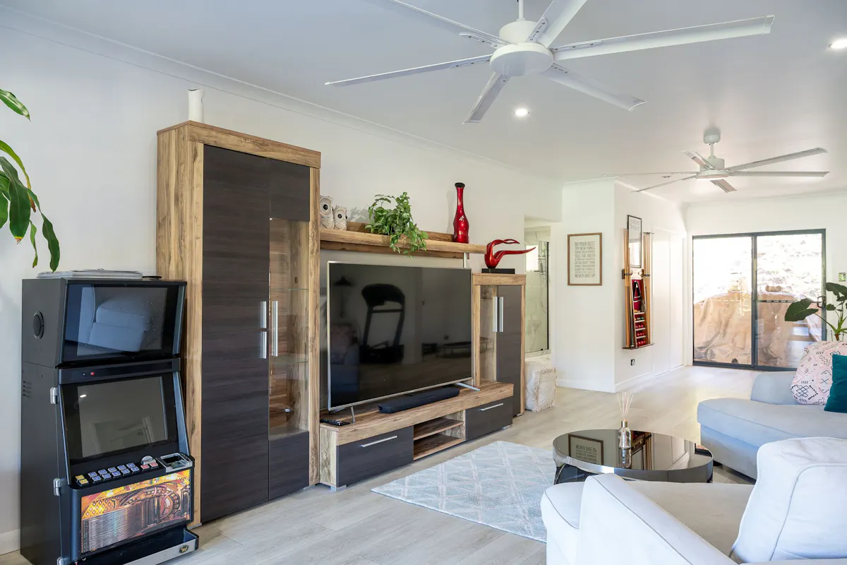 709 Conway Road — photo 5 of 30