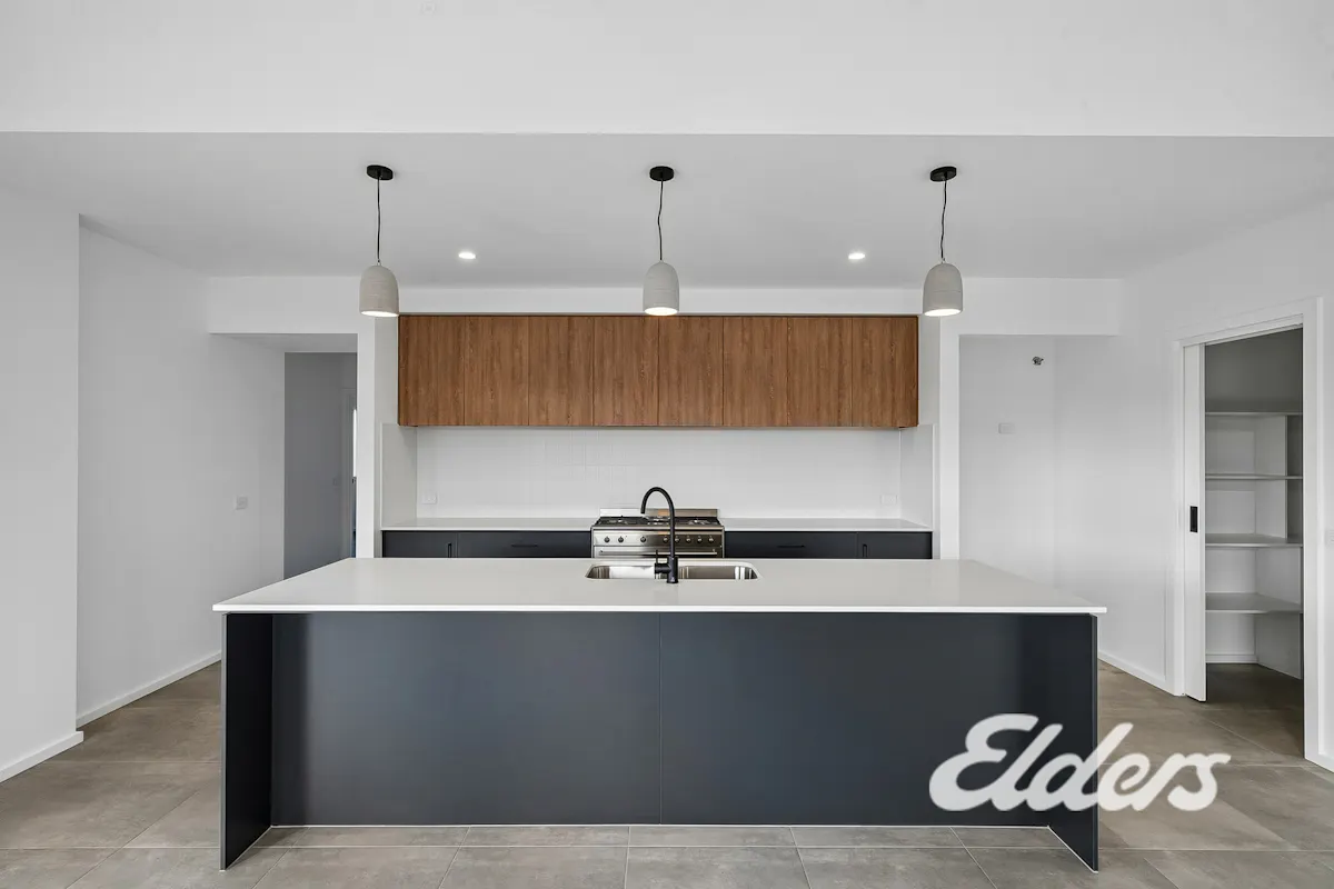 9 Hemphill Close — photo 3 of 16