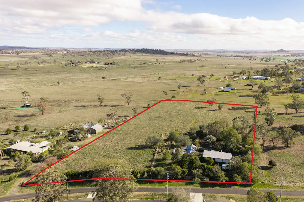 3 Louttit Court, Gowrie Mountain, QLD, 4350 - Image 2