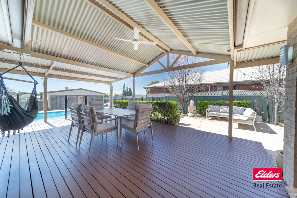 17 Cypress Point Drive — photo 2 of 29