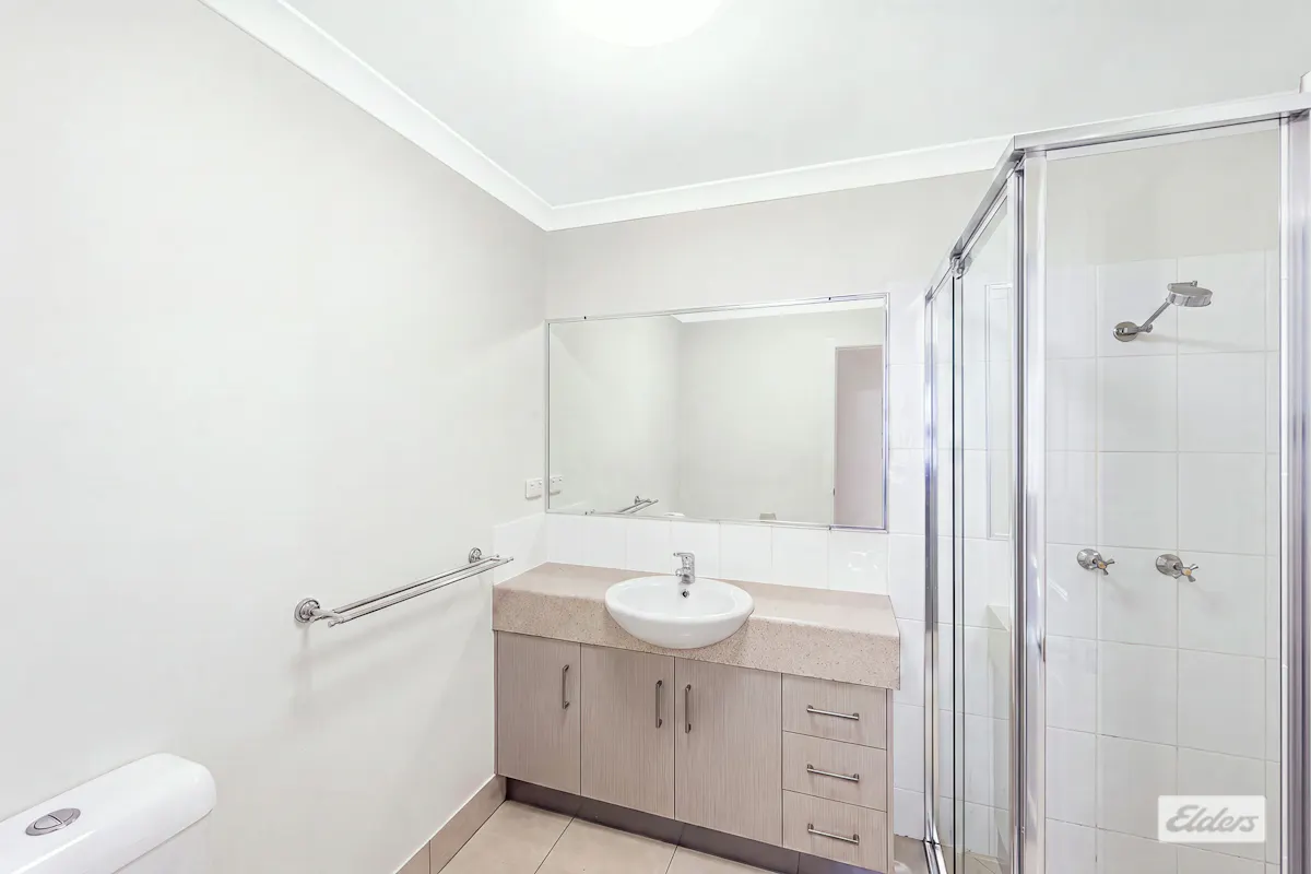 1/2 Wentworth Place — photo 9 of 17