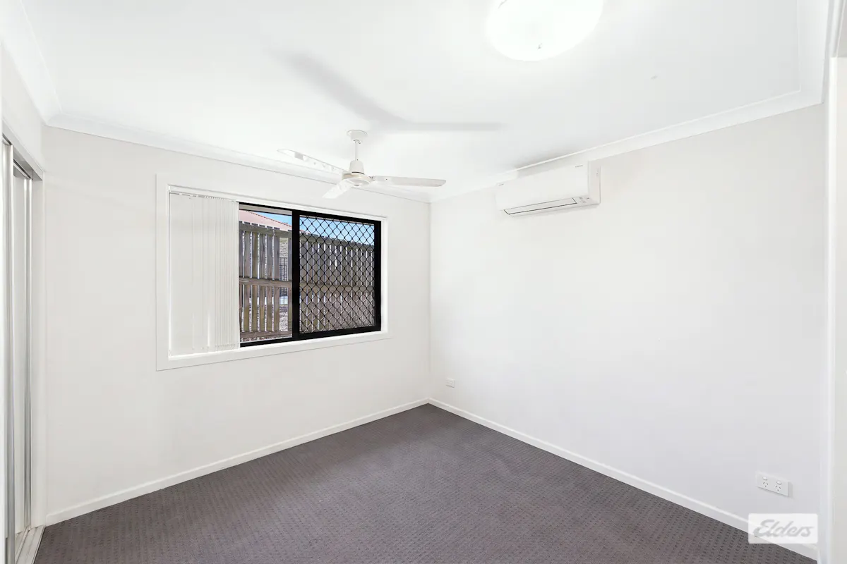 1/2 Wentworth Place — photo 8 of 17