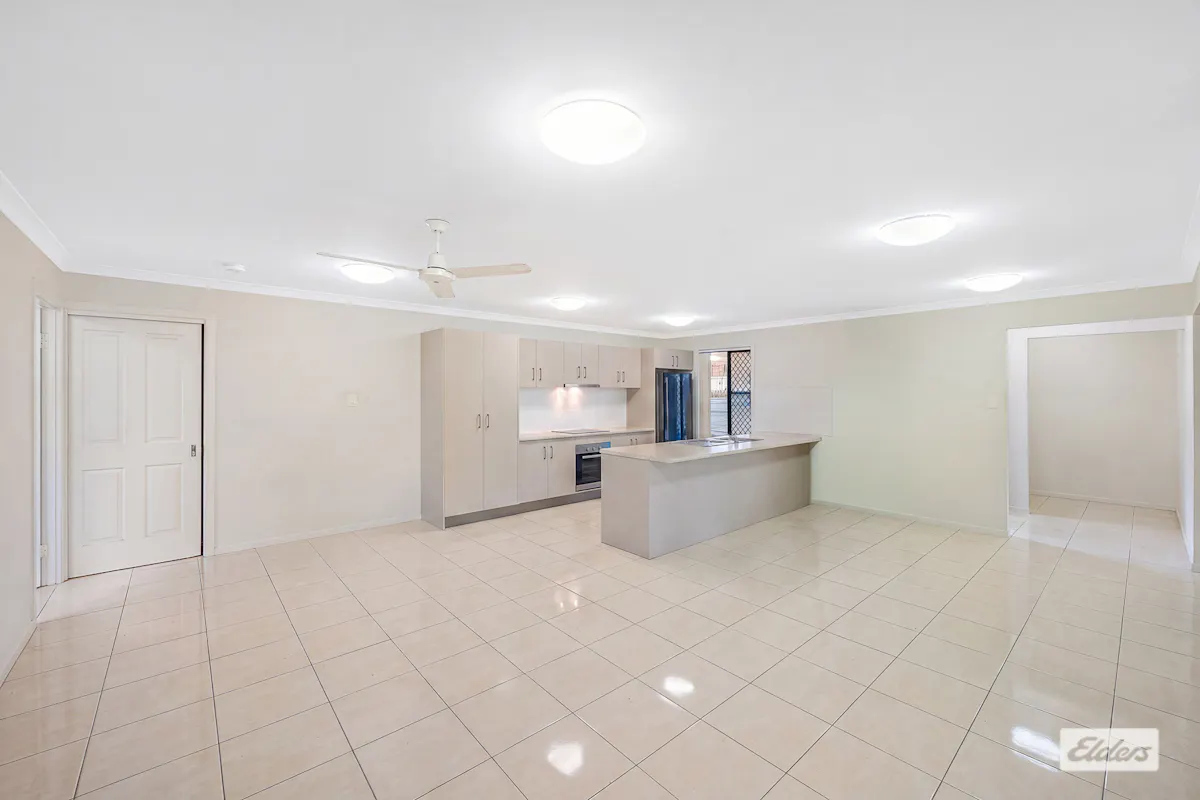 1/2 Wentworth Place — photo 3 of 17