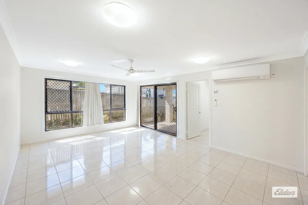 1/2 Wentworth Place — photo 10 of 17