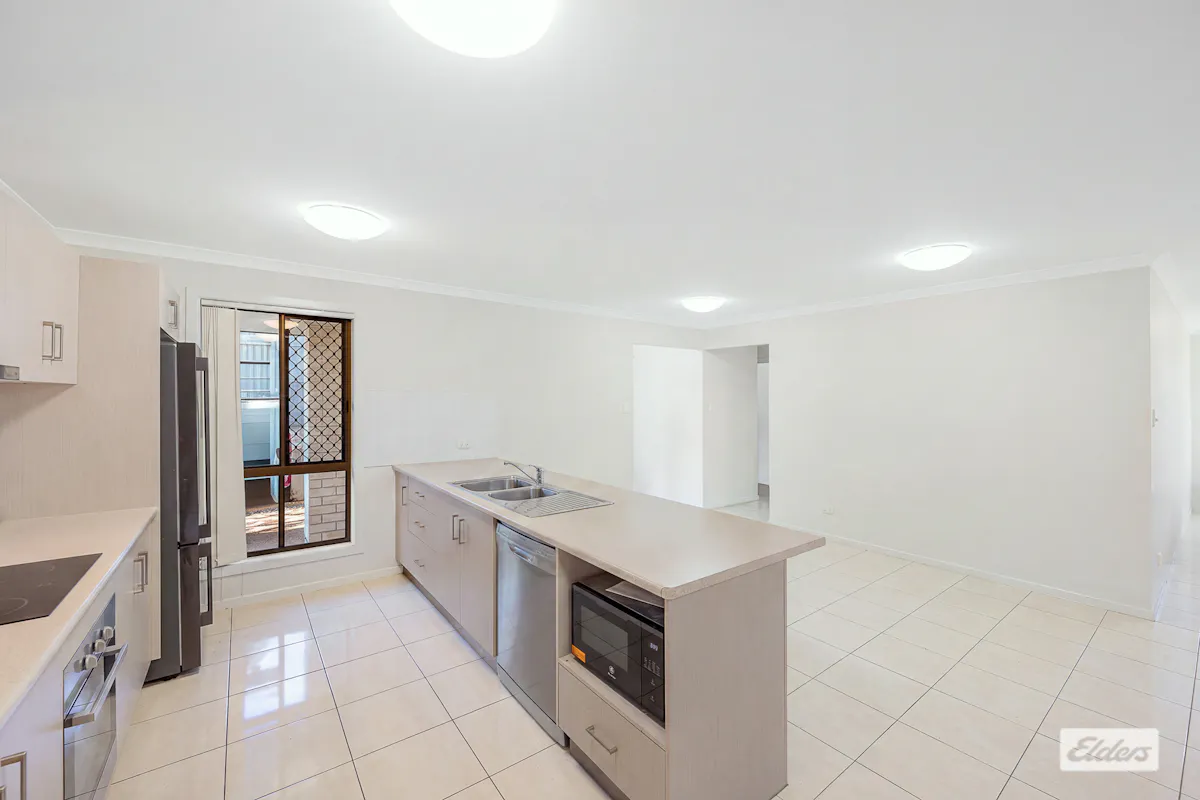 1/2 Wentworth Place — photo 2 of 17