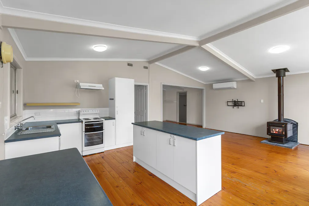 28 Guilford Street, Clare, SA, 5453 - Image 10
