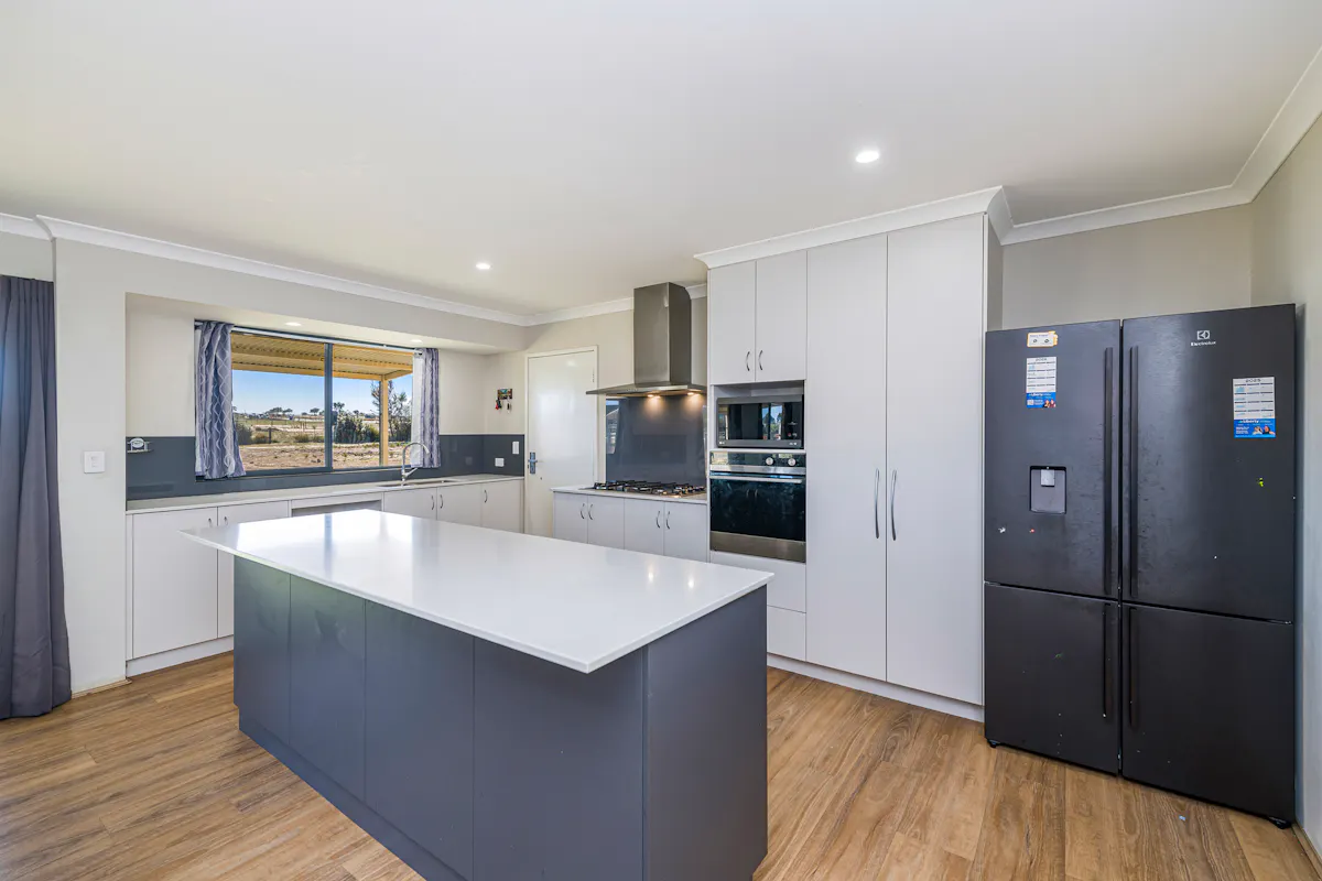 20 Sceptrum Avenue — photo 11 of 26