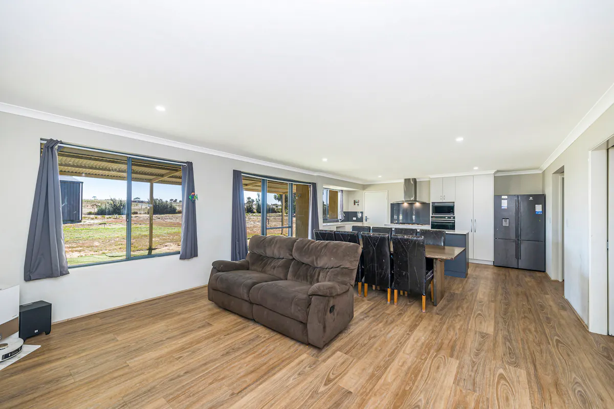 20 Sceptrum Avenue — photo 9 of 26