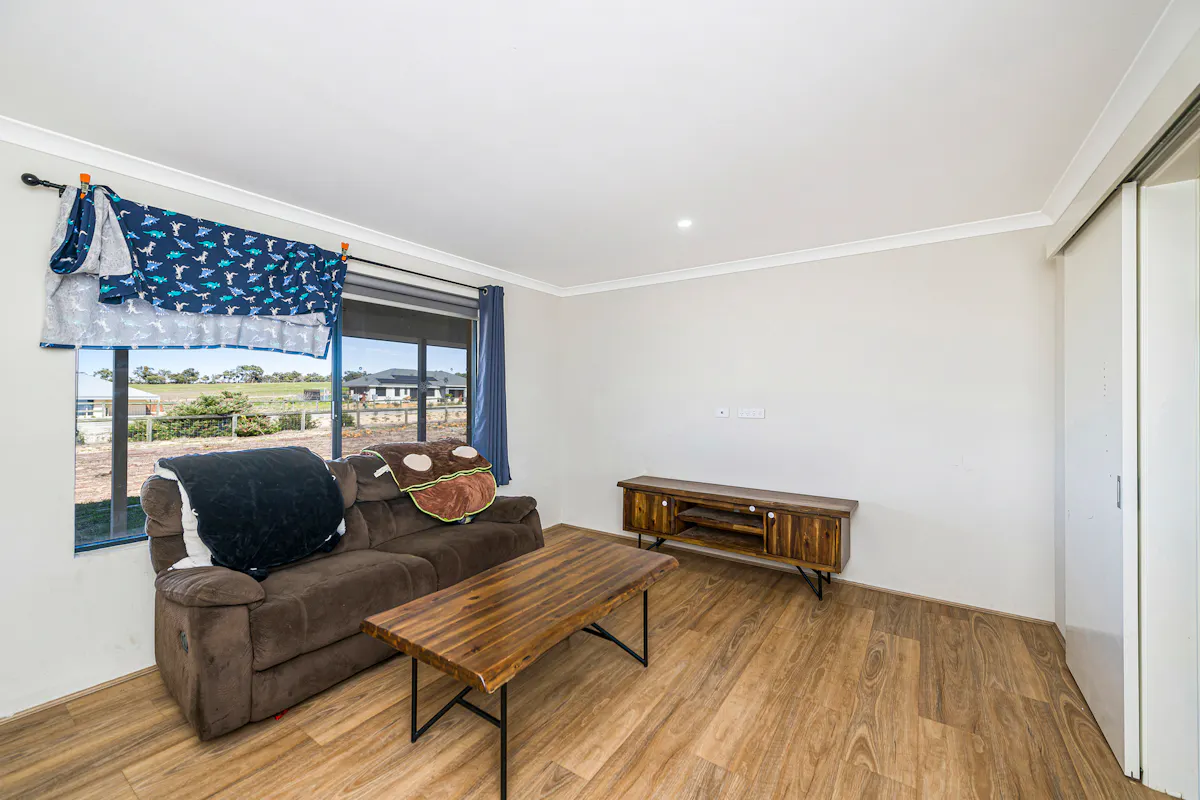 20 Sceptrum Avenue — photo 12 of 26