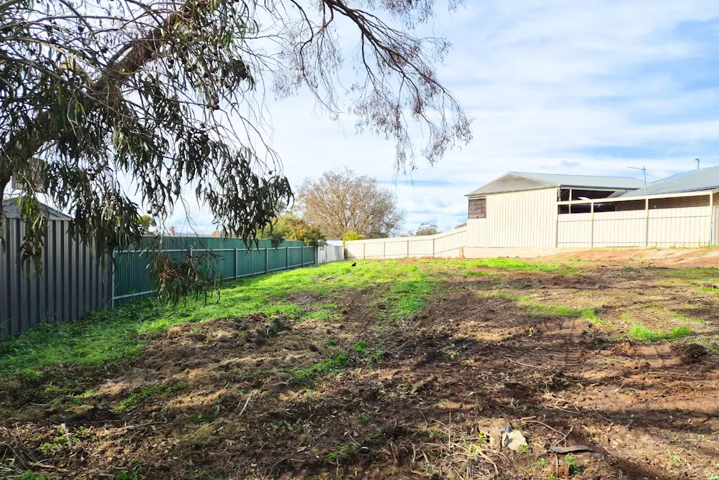 5 Heath Close, Clare, SA, 5453 - Image 4
