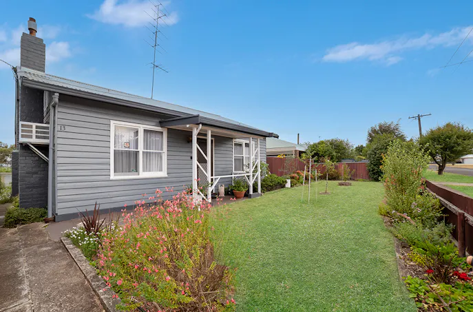 13 Leopold Avenue, Hamilton, VIC, 3300 - Image 1