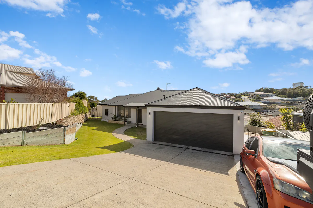 12 Emelia Place — photo 4 of 27