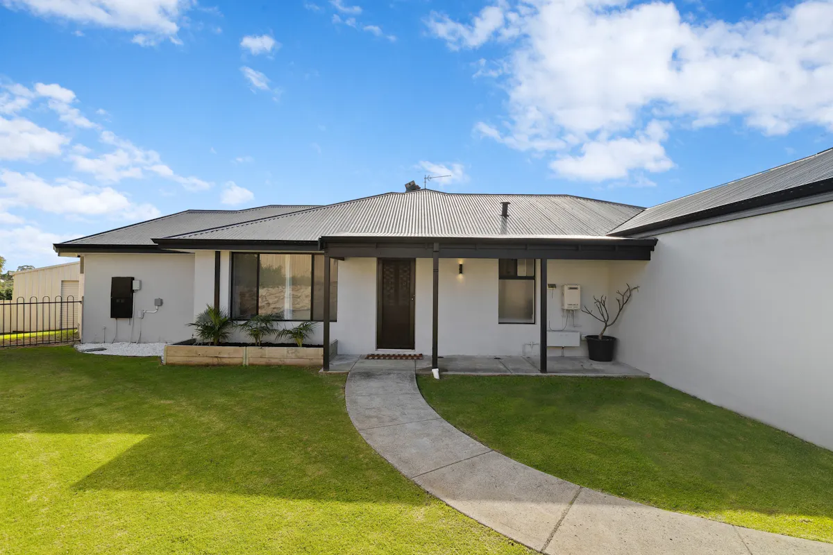 12 Emelia Place — photo 3 of 27